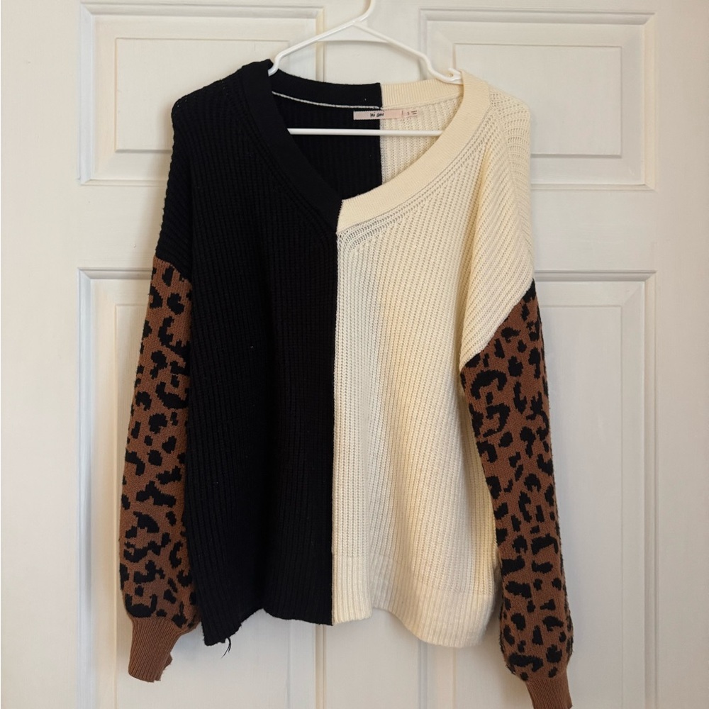 Mi Amore Black and Cream Leopard Sleeve Sweater